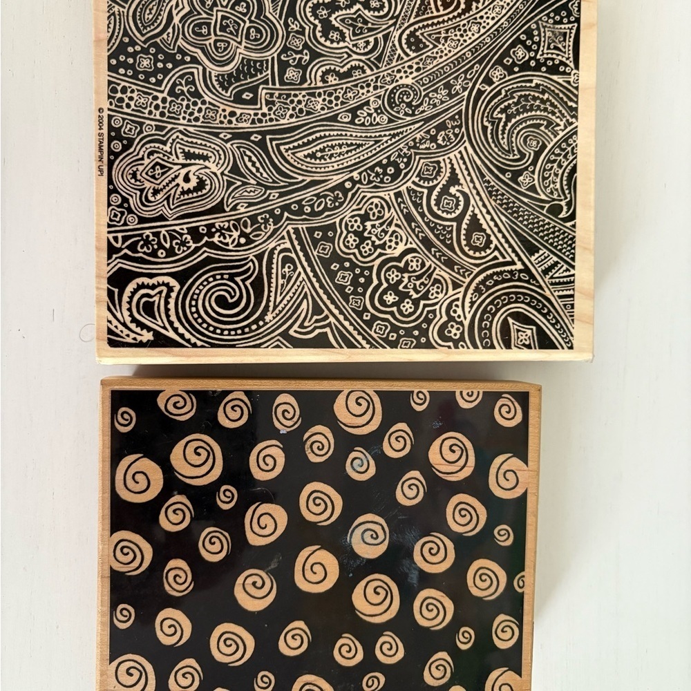 2 Large Wood Rubber Background Stamps - Picture 2 of 7